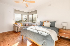 Gorgeous Sunset View, Pet Friendly with Huge Yard Ocean Grove